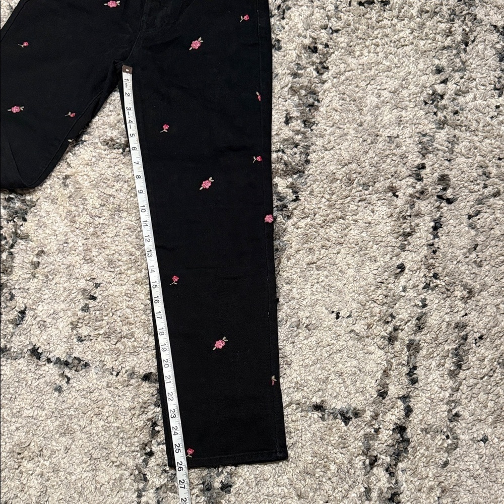 PacSun Black Cropped Jeans with Pink Details - Picture 6 of 12
